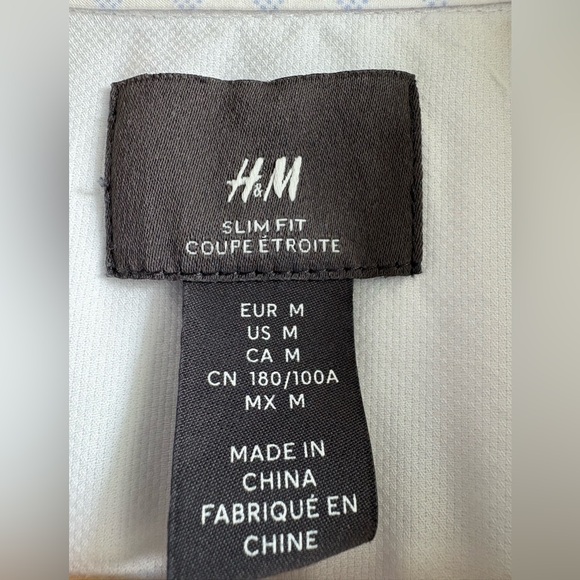 H&M Slim Fit Button-Down | Size Medium - Picture 4 of 7